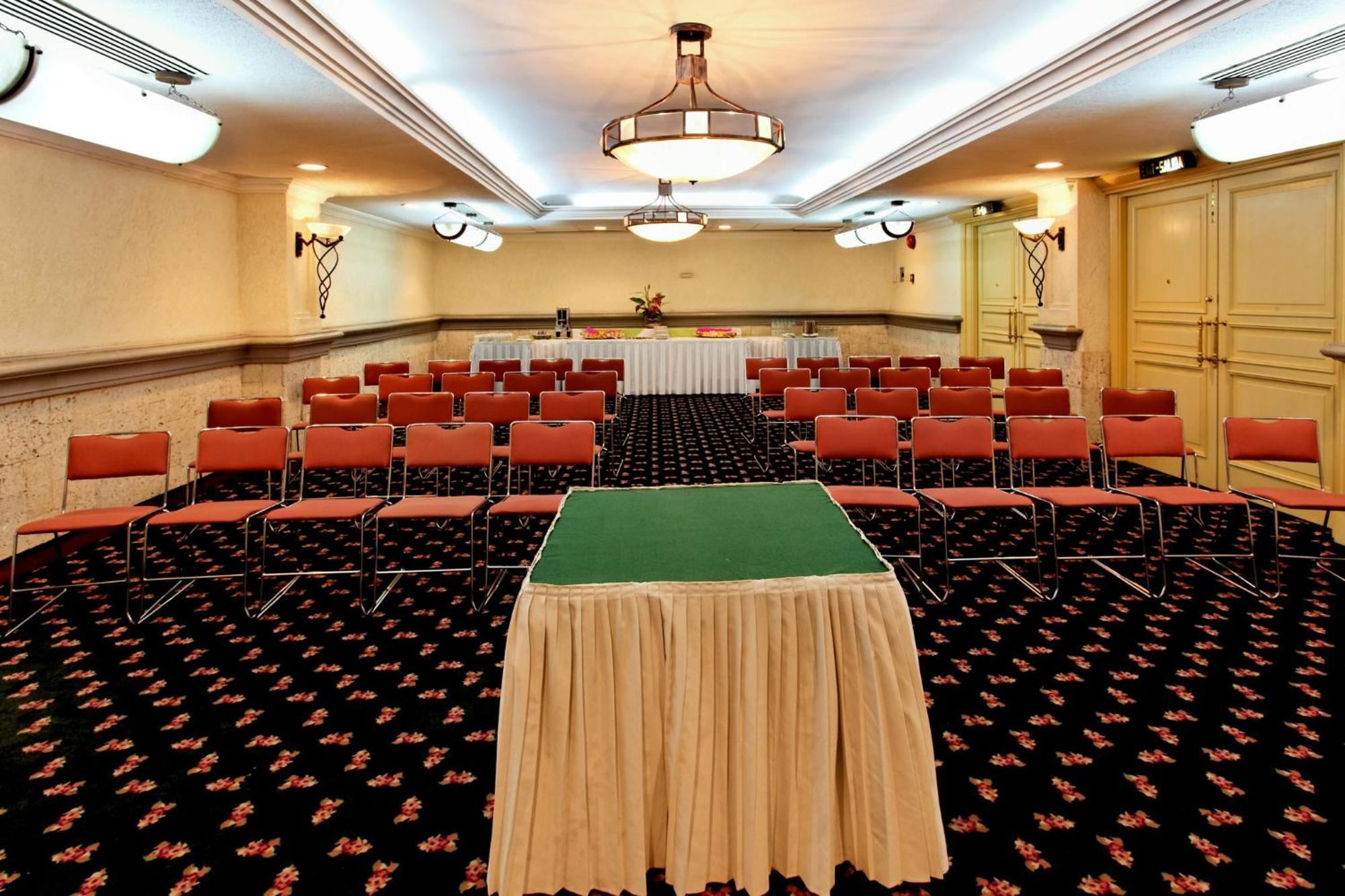 Hotel Centro Historico By Ihg 4*